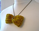 Wool crochet bow necklace - mustard - playful charming girly kawaii Crochet bow necklace Bow pendant Bow tie Knitted Necklace