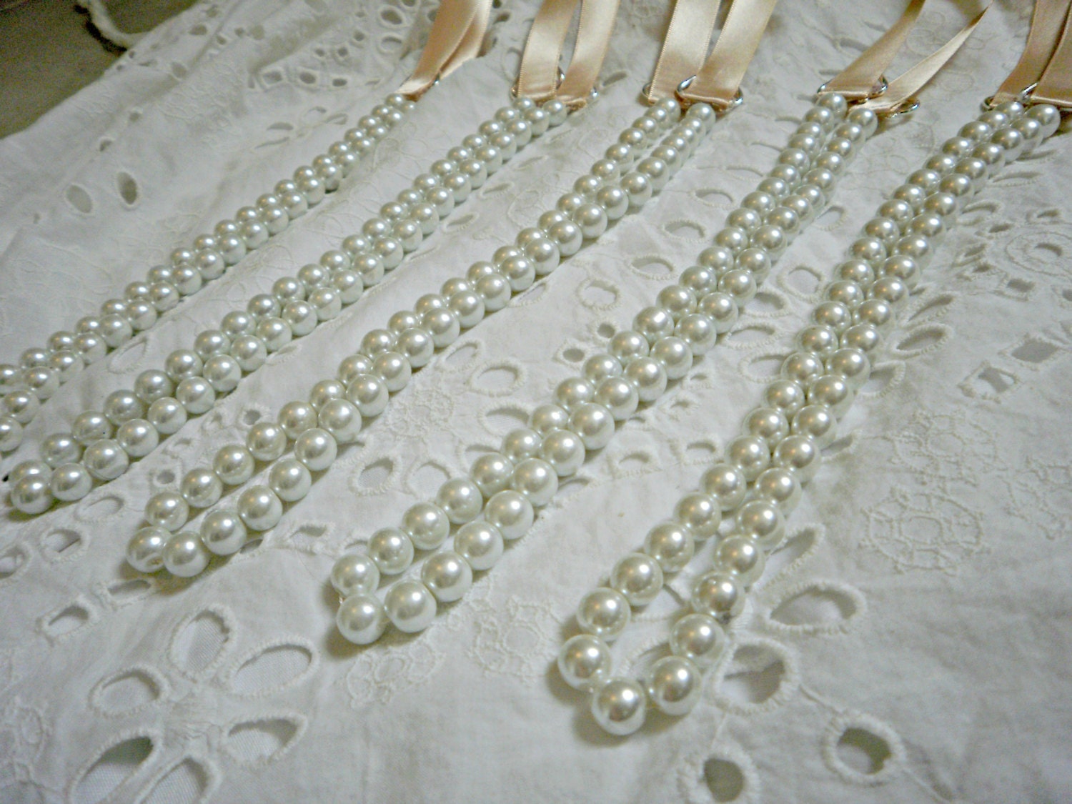 Bridesmaids Pearl Necklace Gifts Set of Five Pearl Ribbon Necklaces With White Pearls And Nude Satin Ribbon Bridesmaid Gifts
