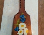 Vintage Hand Painted Wooden Cheese Board Decorative Wall Hanging Daisies Blueberries Kitchen 1980s