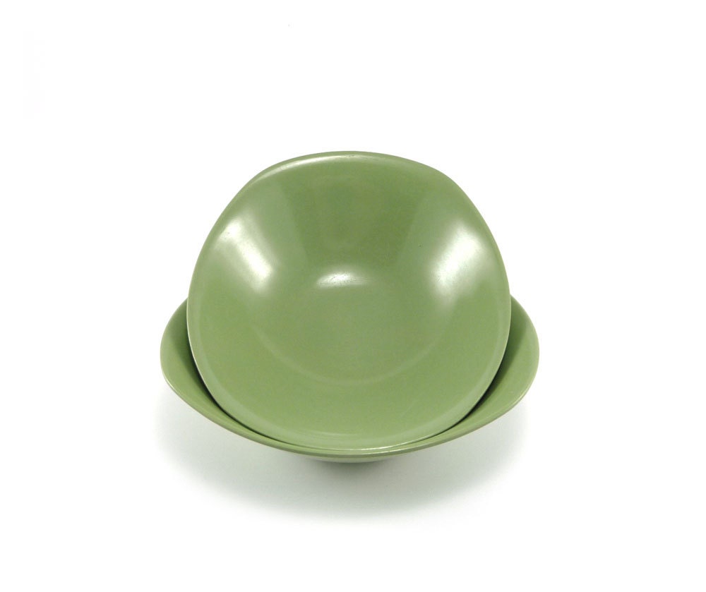 Green melamine Oneida Premier cereal bowls