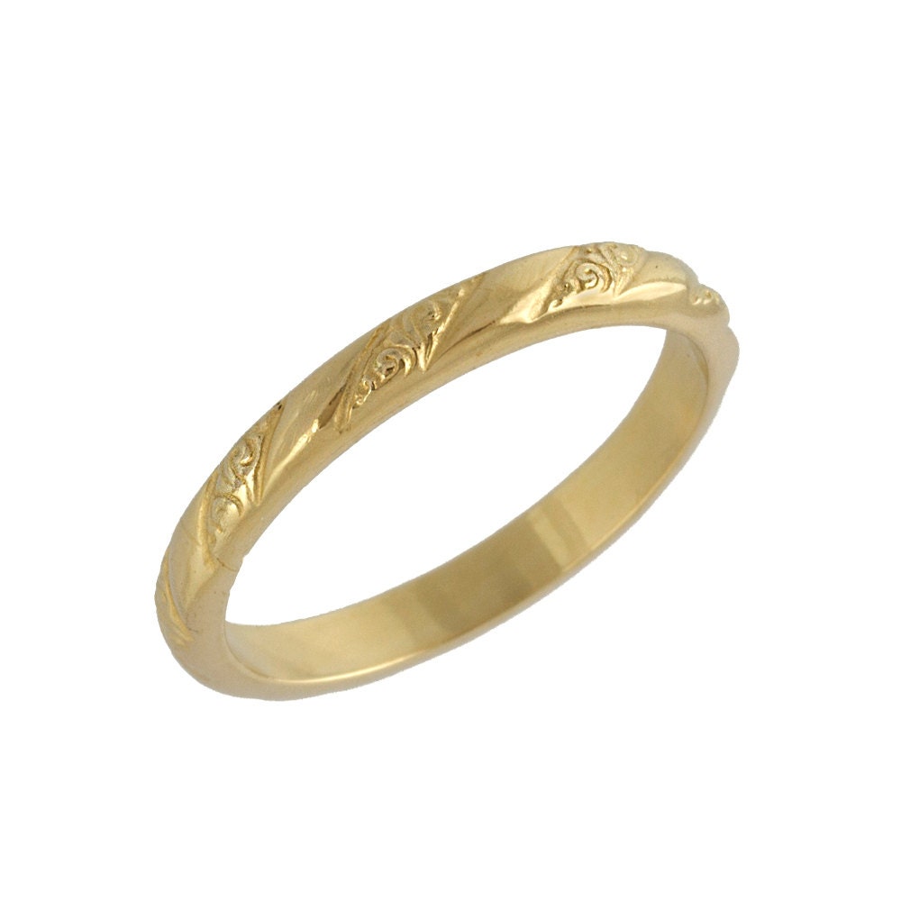Vintage Scrolls Wedding Band Ring in 14k Yellow Gold