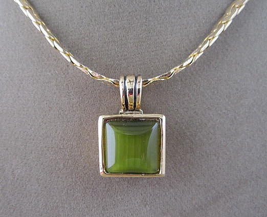 Green Satin Glass Cubed Pendant Chain Necklace
