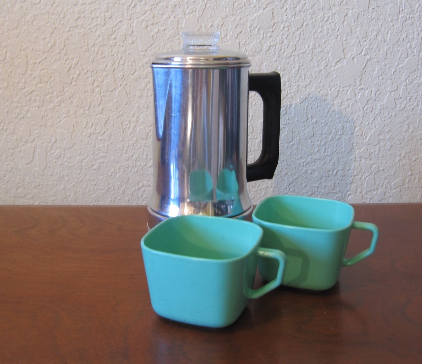 Vintage 50s Empire On the Go Travel Percolator Set with Melmac Cups in Plaid Bag.