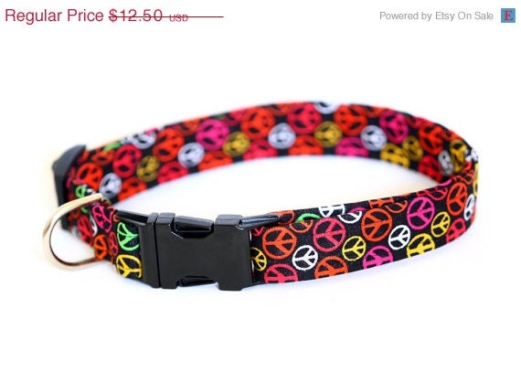 ON SALE Large Dog Collar - Bright Peace Signs - METAL Clip