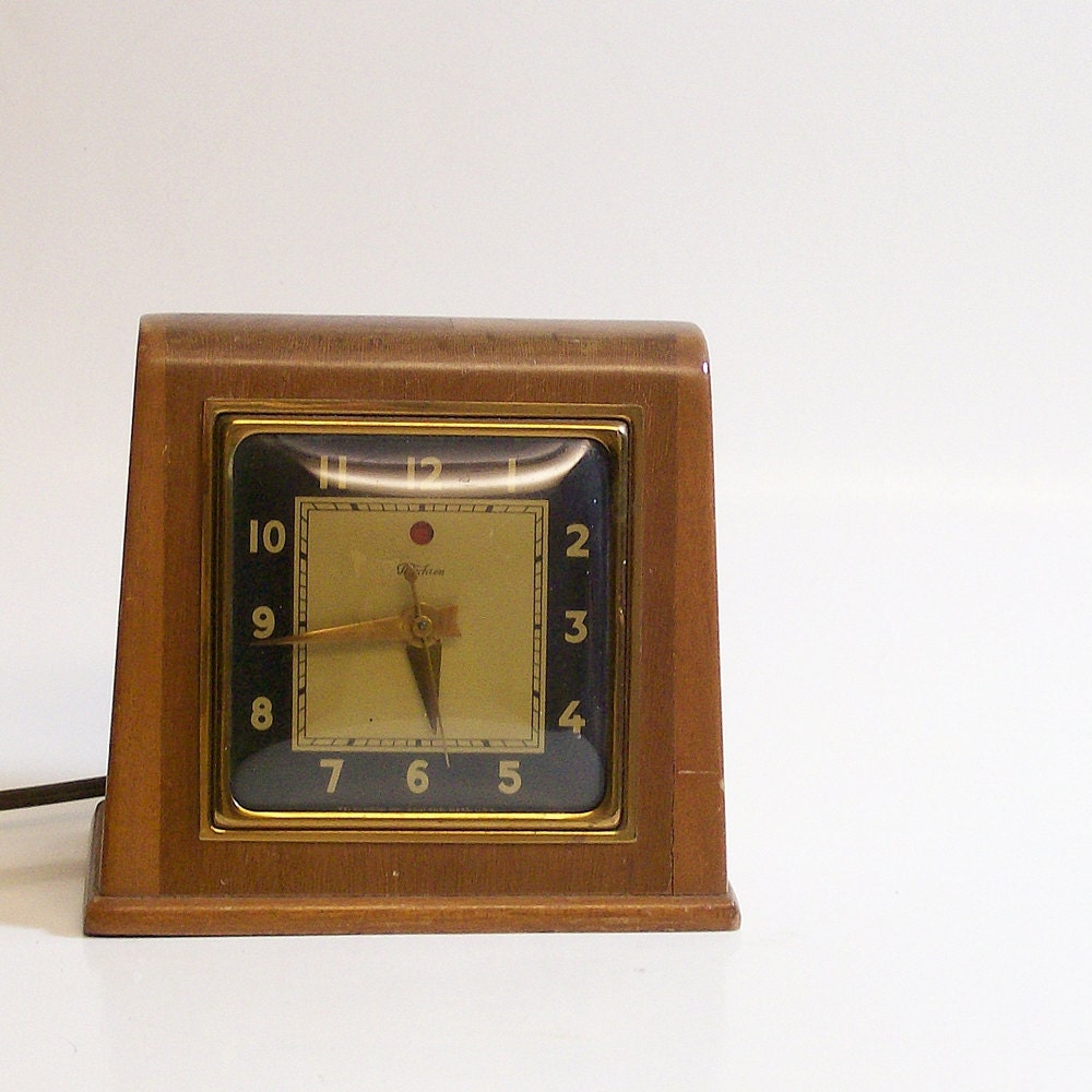 Vintage Electric Shelf Clock Wood Pharaoh