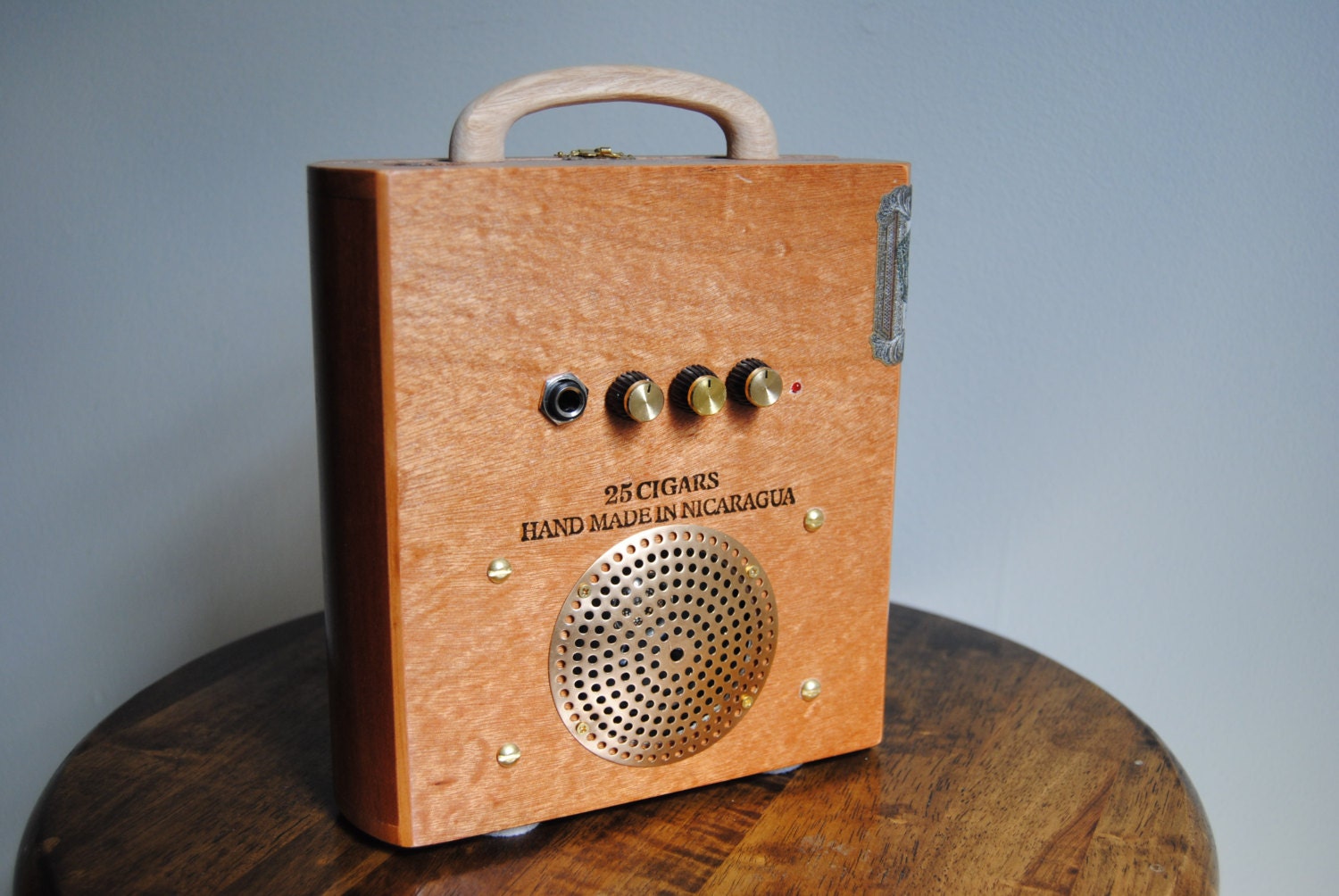 Cigar Box Amplifier / MP3 Speaker "Vegas"