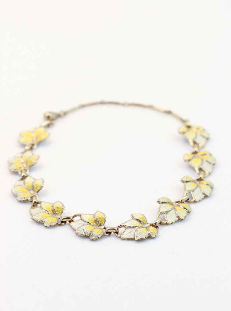 Vintage Metal Leaf Necklace - Yellow and White - 3600