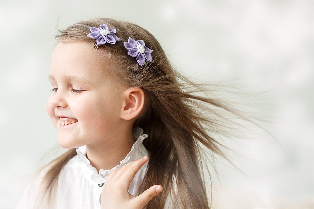 SALE 20 % OFF Pastel purple flower girl hair clips - Flower girl hair clippies - Children spring clothing - lefthandedcraftclub