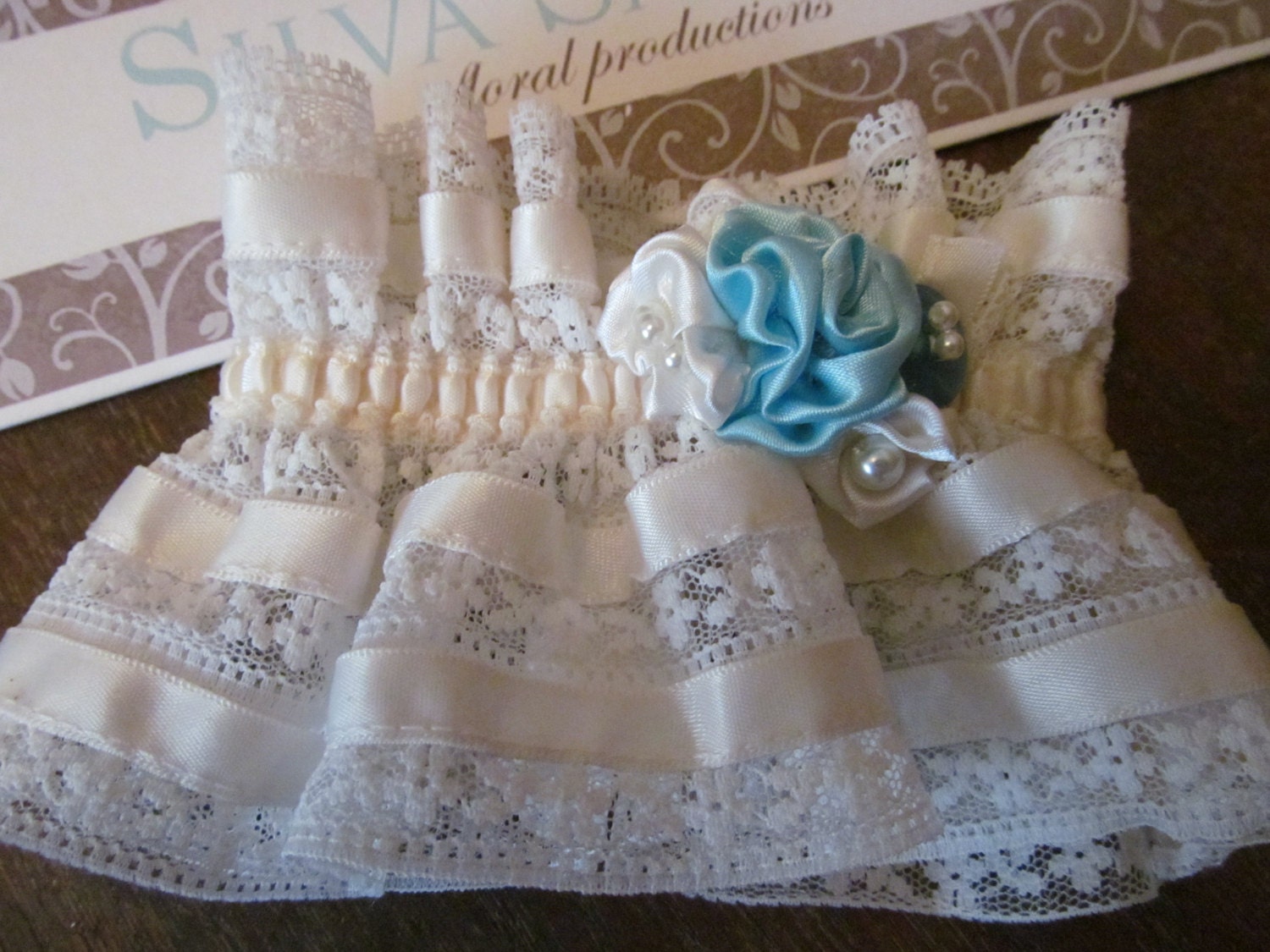 Soft Vintage Ivory Lace Garter - Ivory and Blue