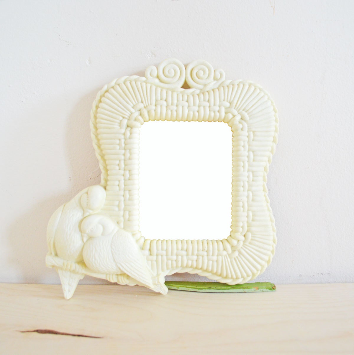 Vintage Bird Mirror White Plastic Love Birds Doves Small Country Cottage Decor Shabby Chic Mirror Decorative Wall Mirror Wedding Decor