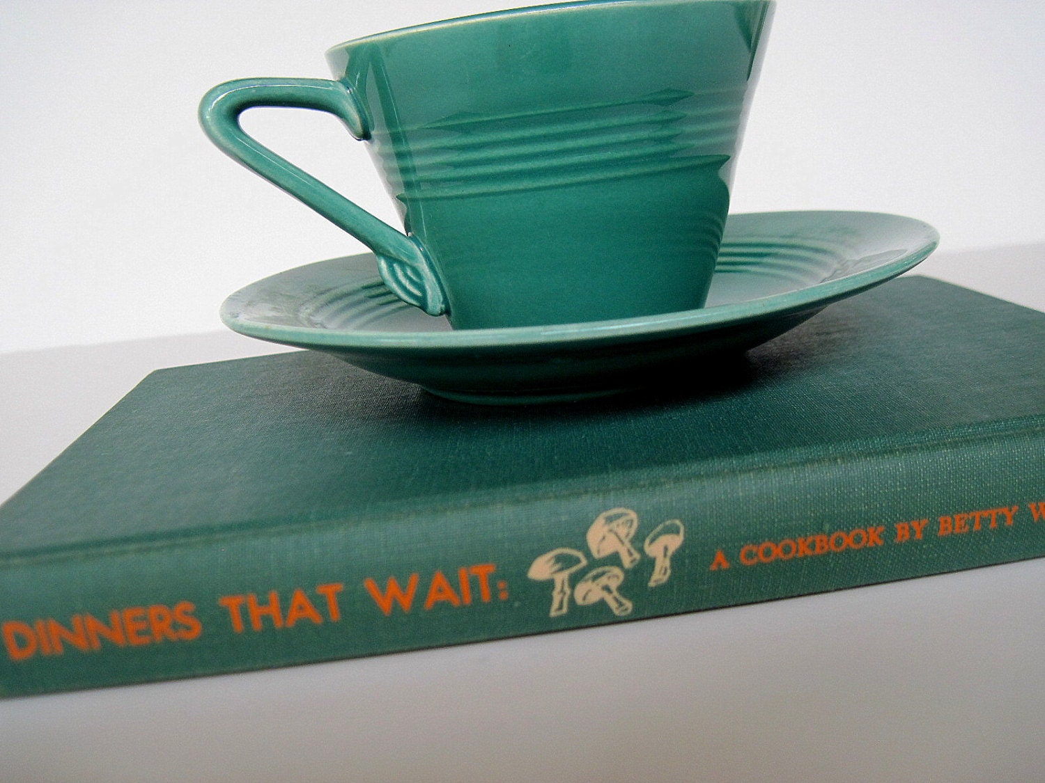 Vintage Cookbook Dinners That Wait by Betty Wason Mid Century Cookbook Green Book 150 Recipes Delay Proof Meals