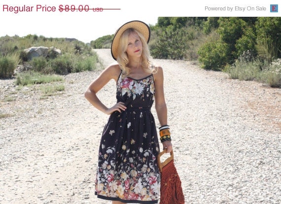20% Off MEMORIAL DAY SALE Vtg 1970s 70s Lanz Navy Blue Floral Dress w/ Waist Tie S/M