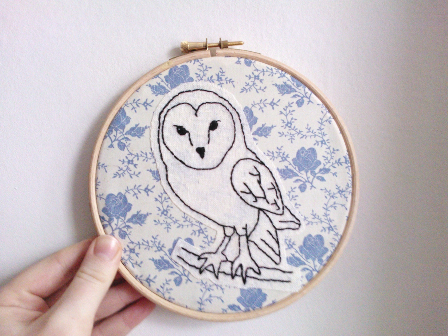 Embroidery Hoop Wall Art - Owl line illustration- made to order
