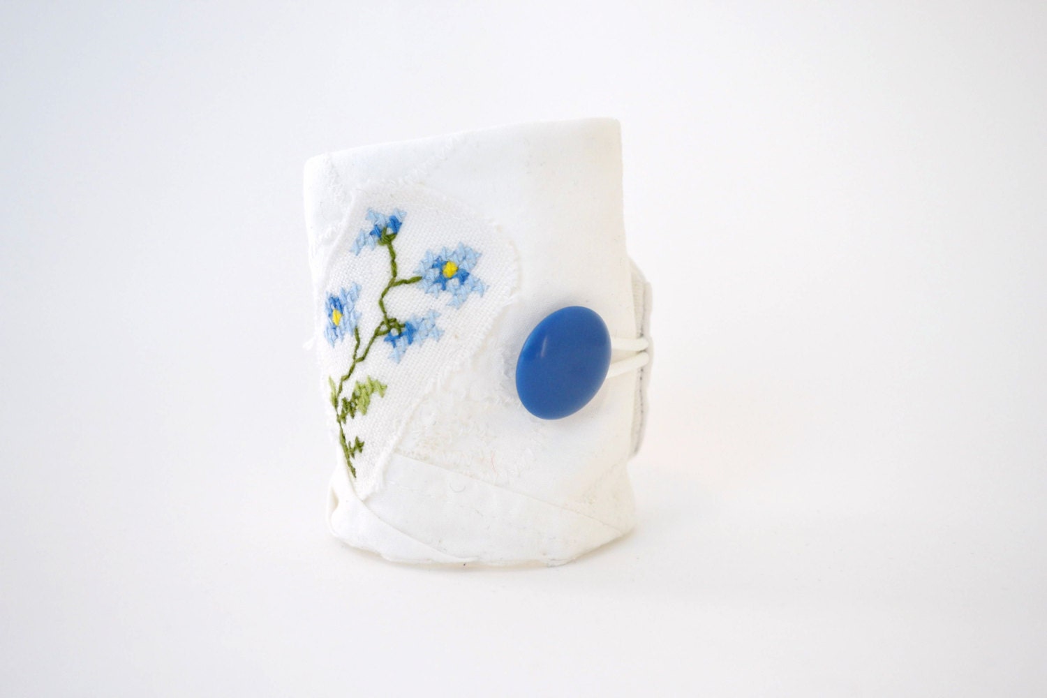 textile bracelet - white and cornflower blue - floral bracelet - white cotton - free shipping - spring - summer - mothers day gift