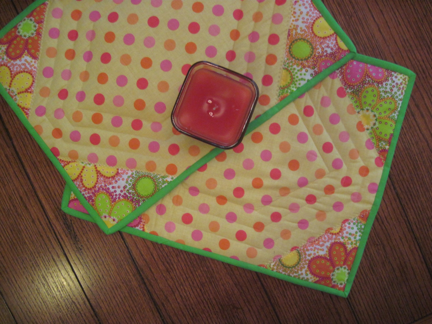 sundots and floral spray placemats