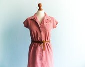 Vintage red white shirtdress / checked / buttoned / summer day dress / midi short / medium