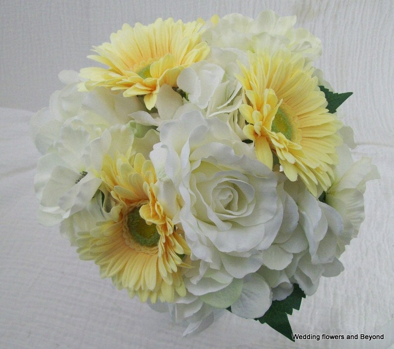 5 PieCe SPRiNG WeDDiNG GeRBeRA DaiSY, HYDRaNGeaS, aND RoSe PaCKaGe BouQueTS SiLK FLoWeRS GaRDeN WeDDiNG