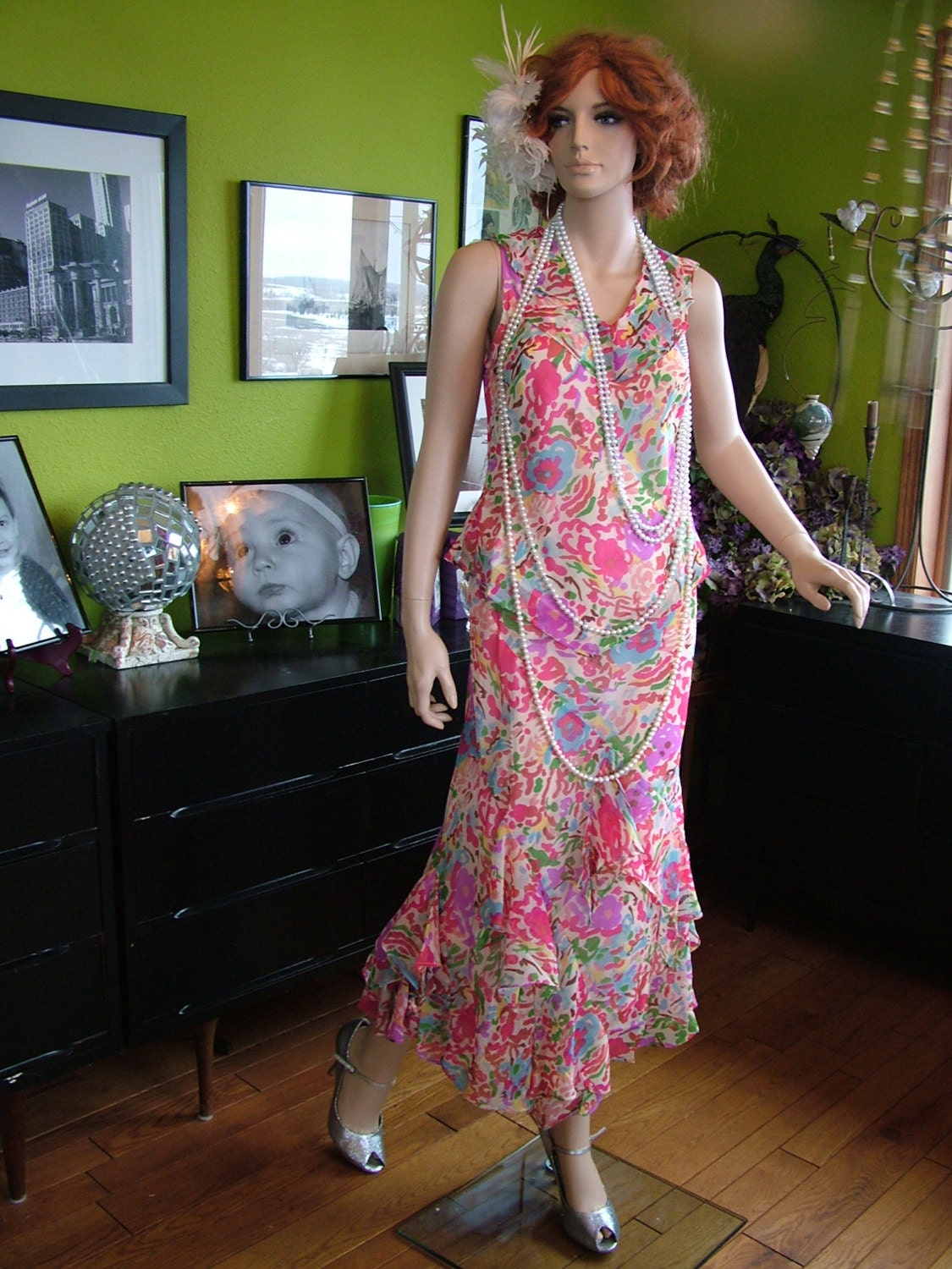 1920s flapper vintage inspired wedding dress bridesmaids greta gastby dress boardwalk empire reception