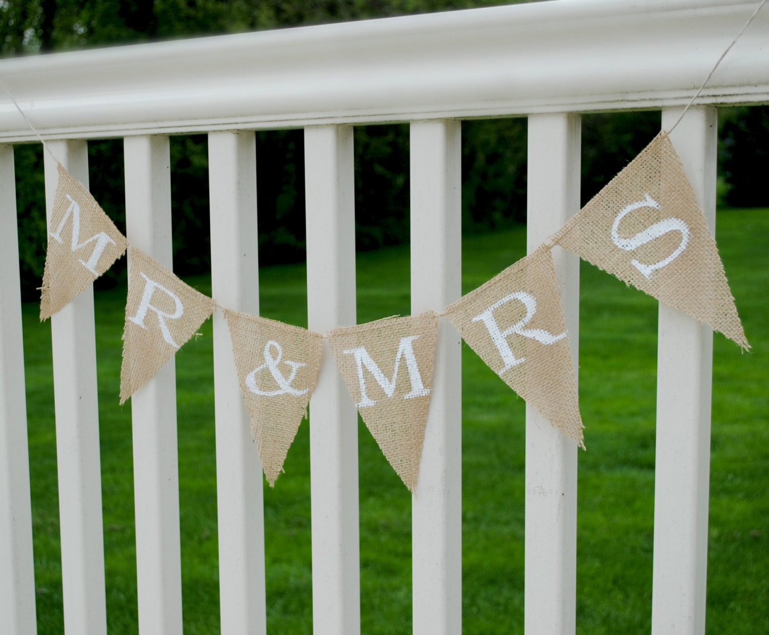 Mr. and Mrs. burlap banner. Wedding sign. Rustic bunting garland