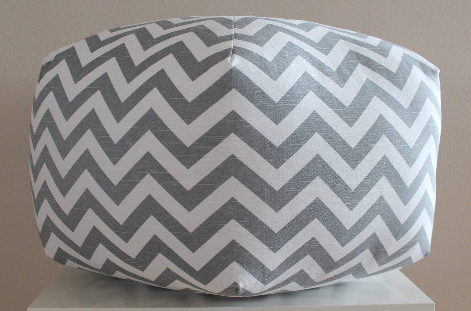24" Ottoman Pouf Floor Pillow Grey White Zig Zag Chevron