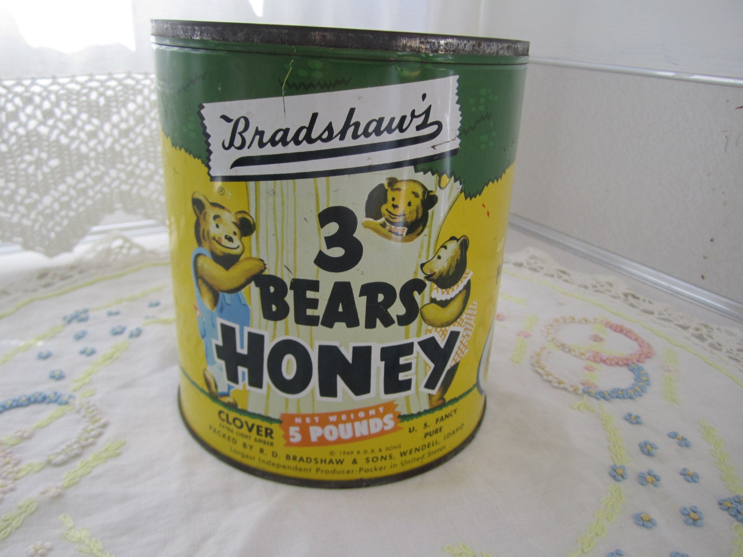3 Bears Honey Tin, Vintage Tin, Camping Decor, Vintage Trailer Decor