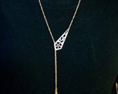 Vintage Floral Pendant Lariat Necklace