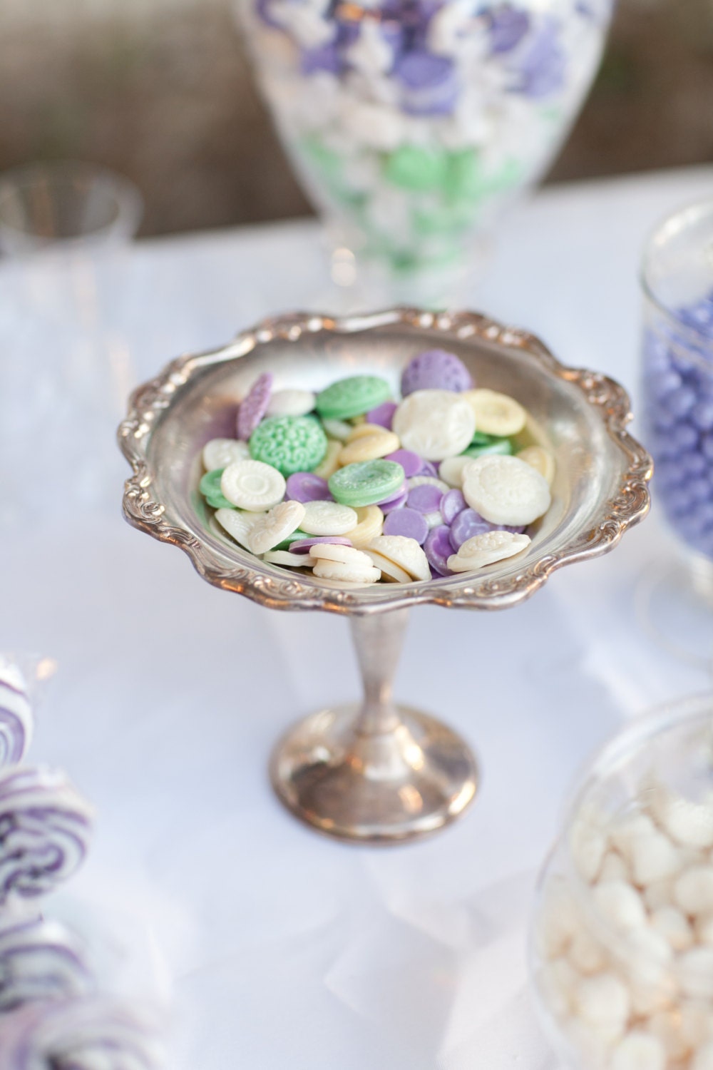 25 Edible Chocolate Buttons: Tea Time Pastel