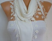 Off White Scarf  -  Pashmina Scarf  - Cowl with Lace Edge - White fatwoman - Bridesmaids Gifts
