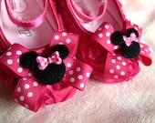 Minnie Mouse shoes & matching hair bow
