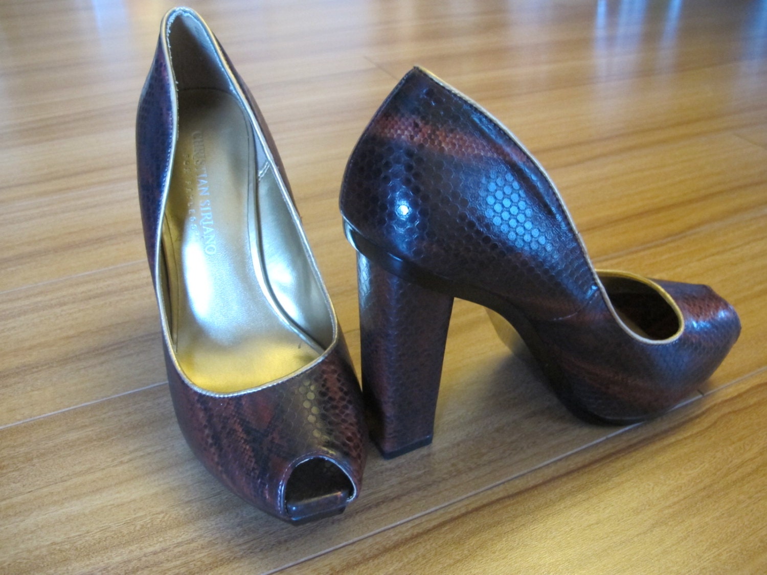 fashion crocodile like high heels - size 38