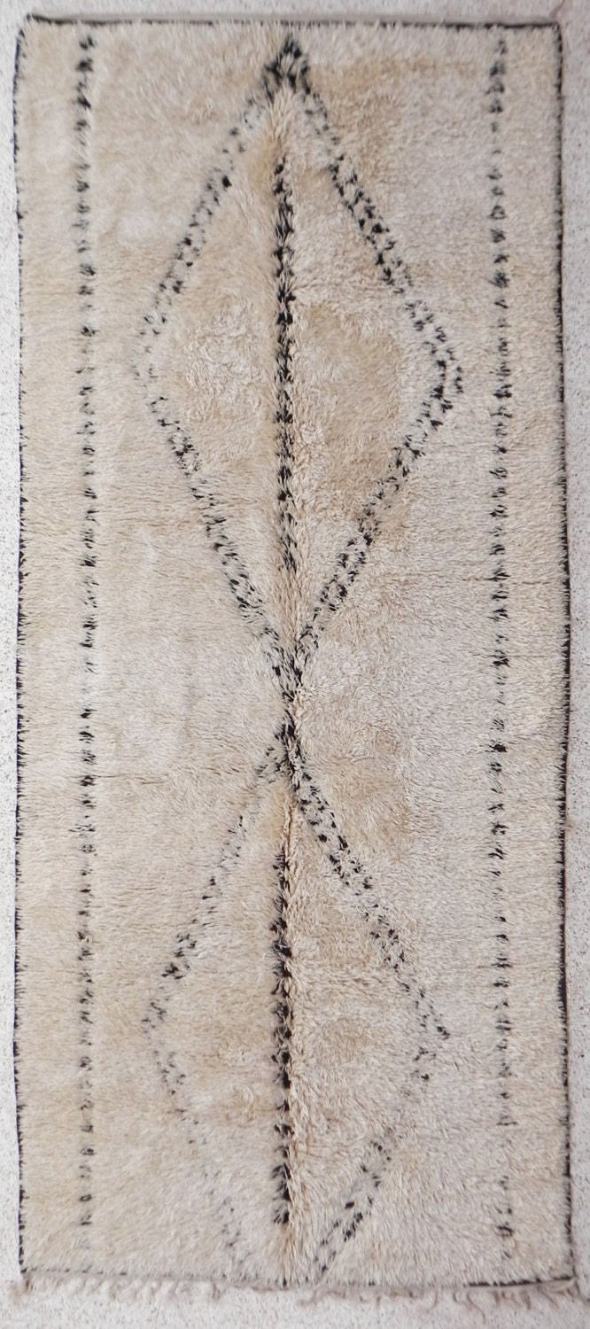 natural virgin wool carpet BENI OUARAIN berber rug from Morocco
