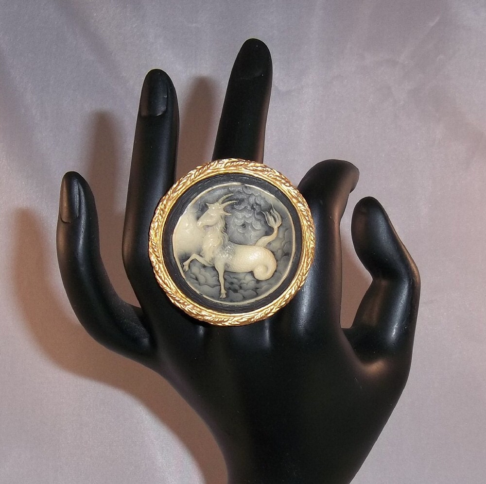 Capricorn The Goat RING Cameo Gold Rope Zodiac Sign