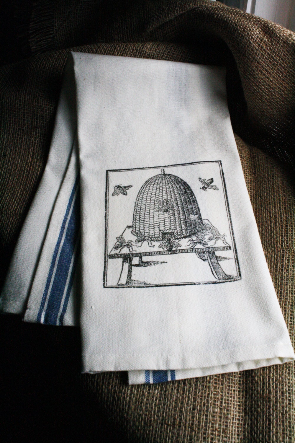 Honeybee kitchen towel, vintage, cotton towel, bee lover, farmhouse, cottage chic
