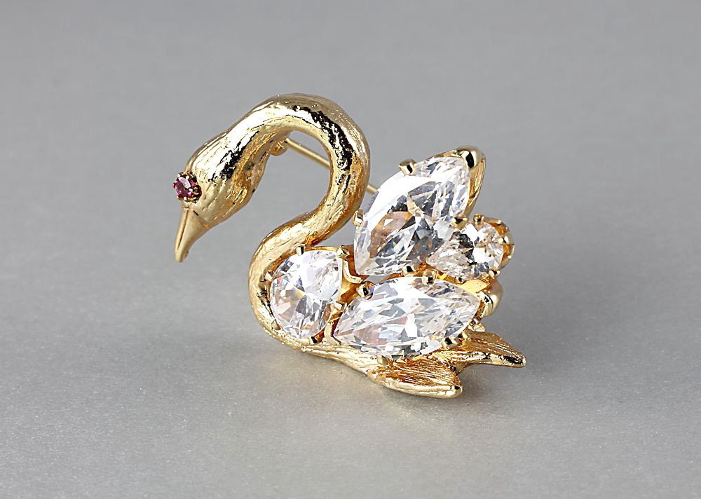 Vintage Swarovski crystal Swan Brooch pin