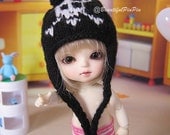 Hand Knitted skull hat for tiny doll No.001