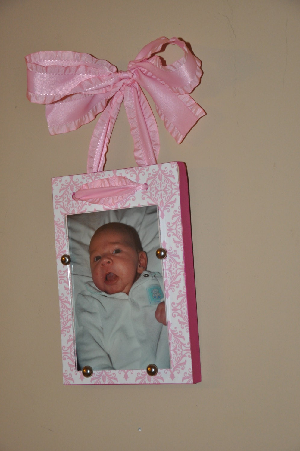 Valentine's Picture Frame - Holds 4x6 Picture - White with Light Pink
