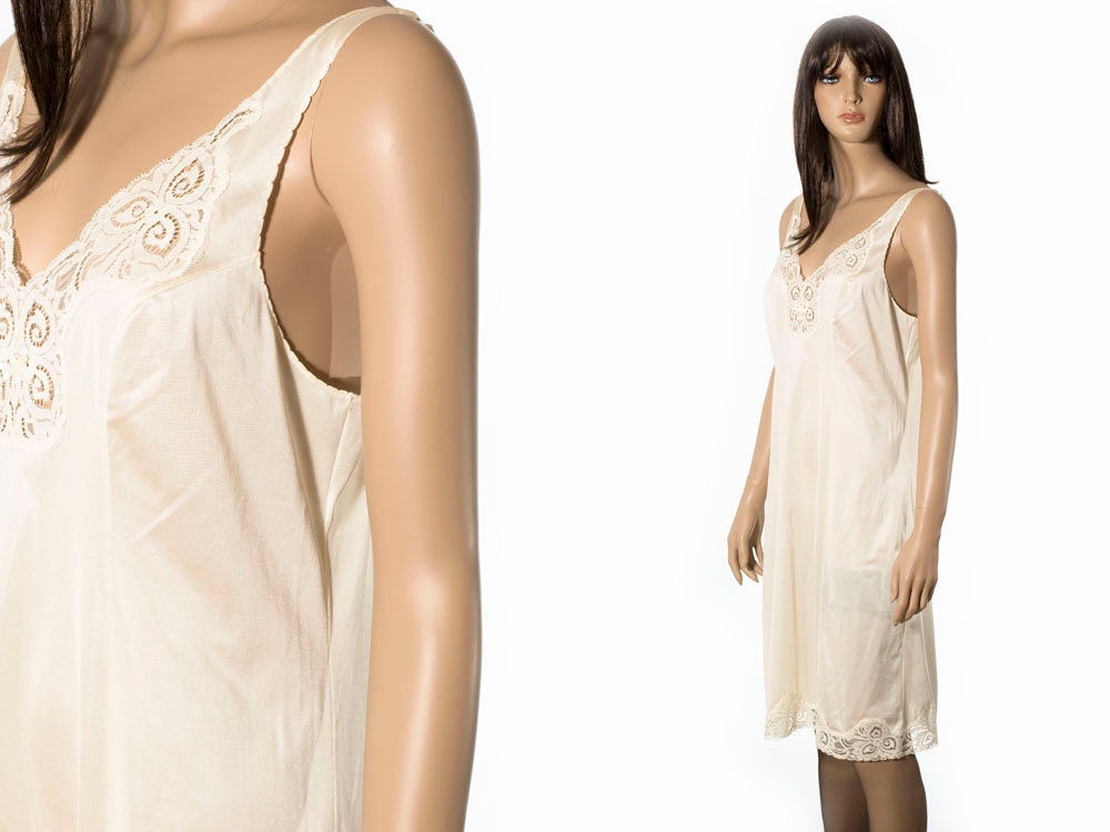 Vintage beige cream slip chemise nightgown baby doll size 34. Bridal lingerie