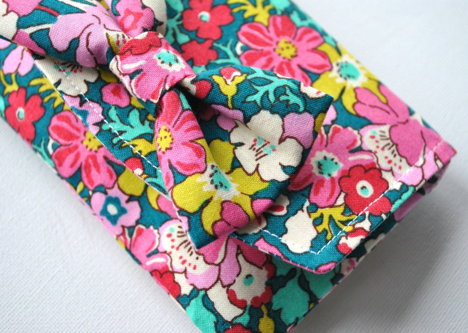Purse wallet pouch: Liberty's of London retro vintage inspired floral in pink,yellow and aqua blue with bow.