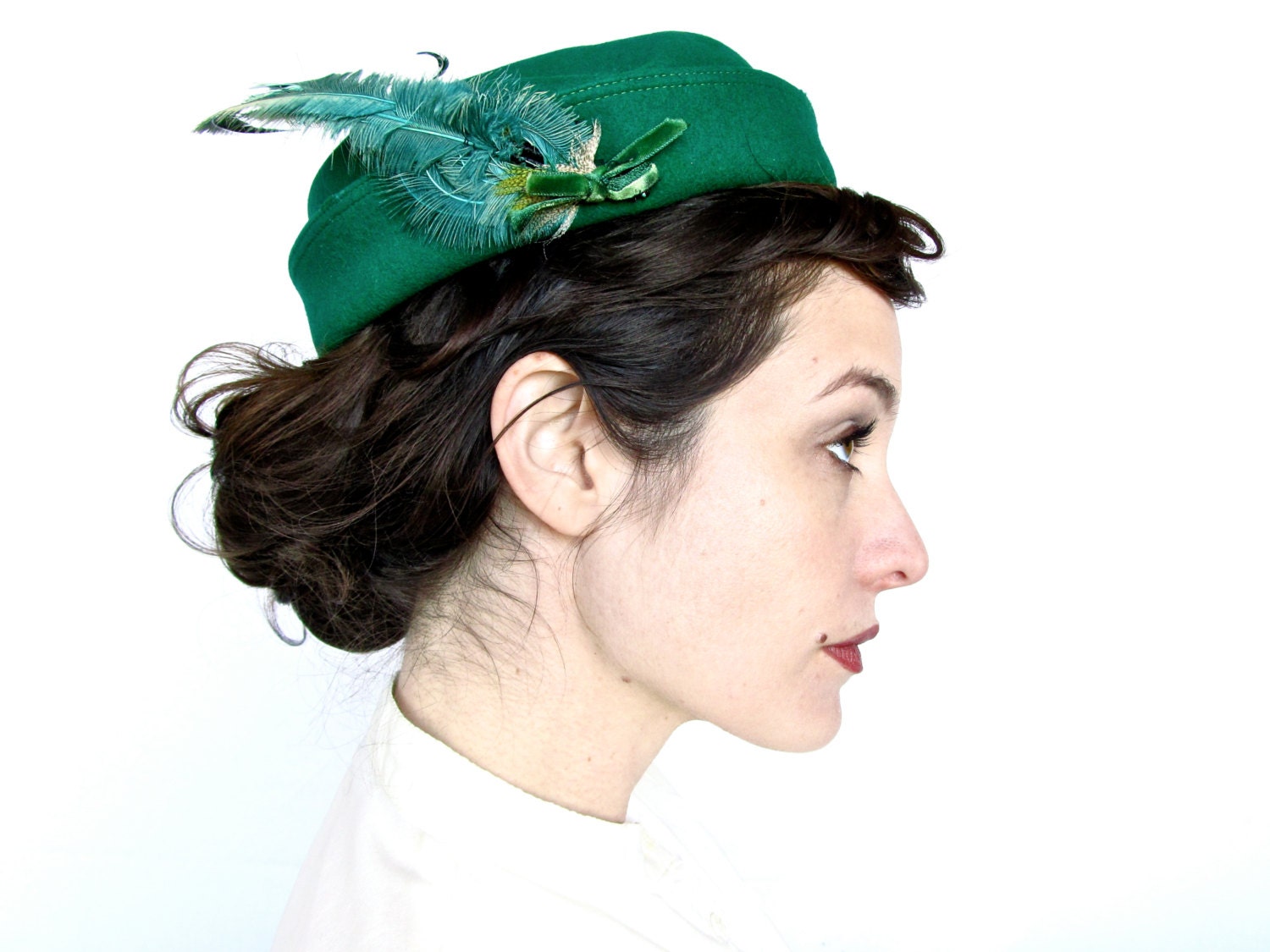 Robin Hood. Vintage 50s Emerald Green Felted Wool Hat with Feathers