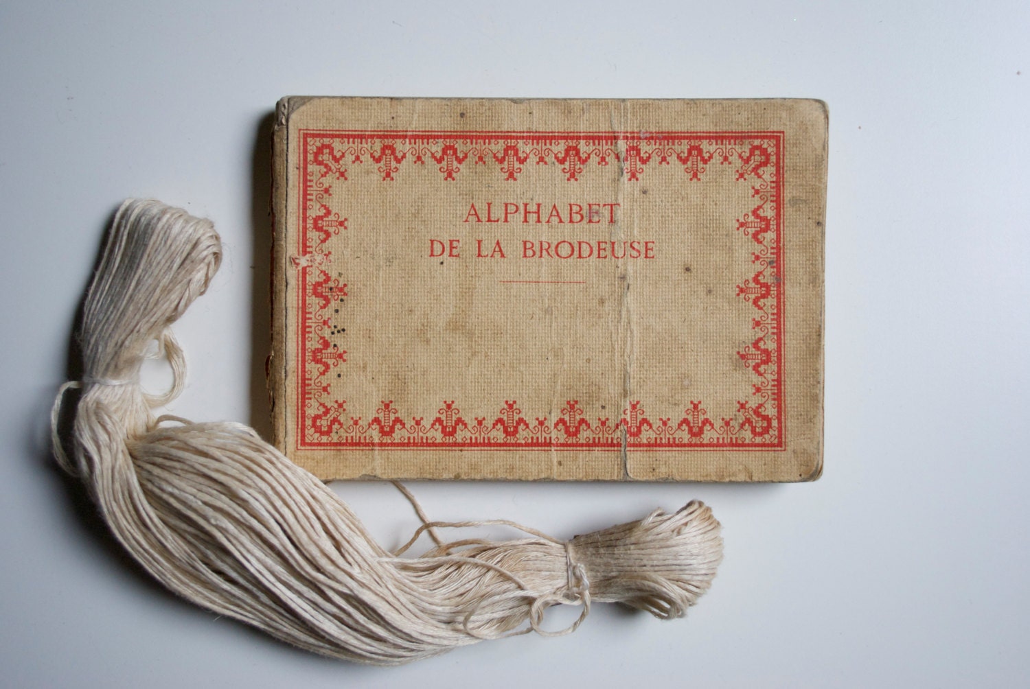 Vintage french embroidery book - Alphabet de la Brodeuse