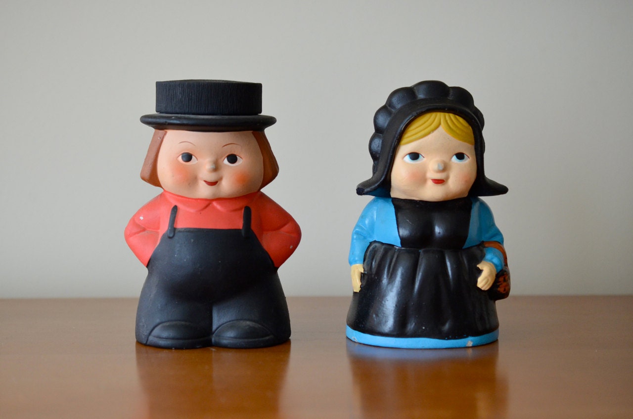 Pair Vintage Amish Man & Woman Coin Banks, Made by Wales Japan and Pennsylvania Dutch Co., Hex Candies Holder, Wedding Cake Toppers