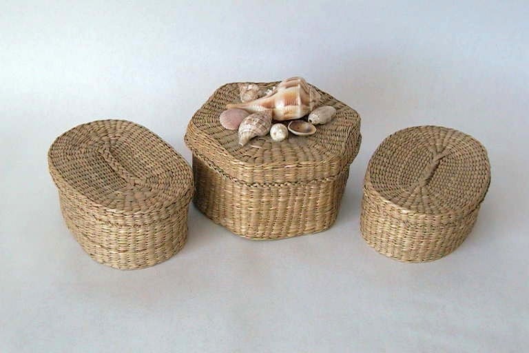 Vintage Set of 3 / 1 Round  & 2 Oval Woven Baskets w/ Lids and Handles / Tight Weave with Seashells