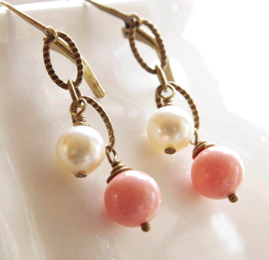 Rustic Wedding Jewelry Peach Earrings Ivory Peach Coral Bridesmaid Gifts Farm Country Vintage Bridal Swarovski Pearl Brass Lever Back