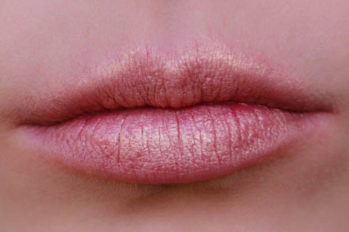 light pink lipstick vegan . Golden Lies
