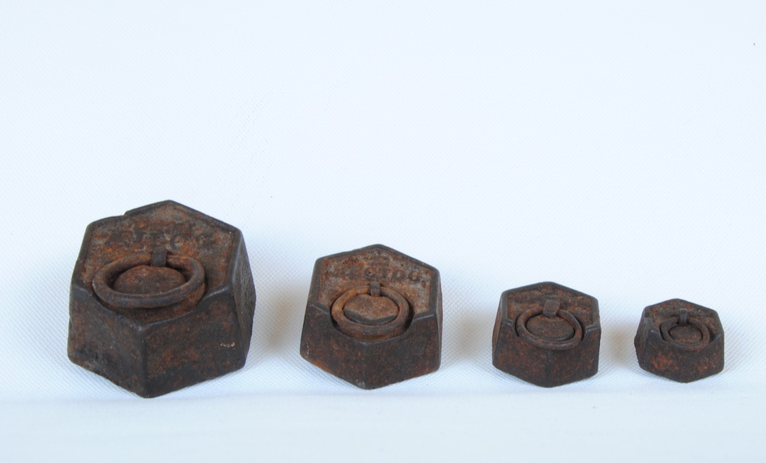 vintage - SET of 4 cast IRON  scale WEIGHTS -  500 gram and 50 gram