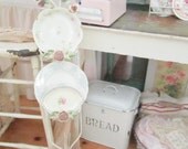 chippy shabby chic Metal plate rack flower  holder shabby chic prairie