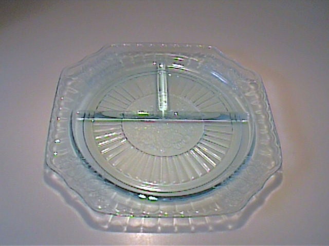 Vintage 1930's blue Mayfair 9 1/2" grill dinner plate - depression glass