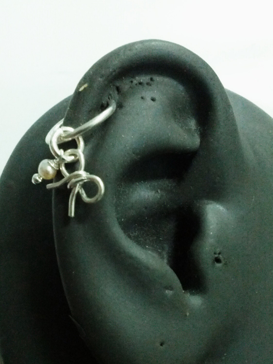 Tiny bow dangle Cartilage hoop (Sterling Silver)