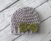 Crochet grey beanie with green bow,crochet baby hat, newborn photography prop, baby beanie hat