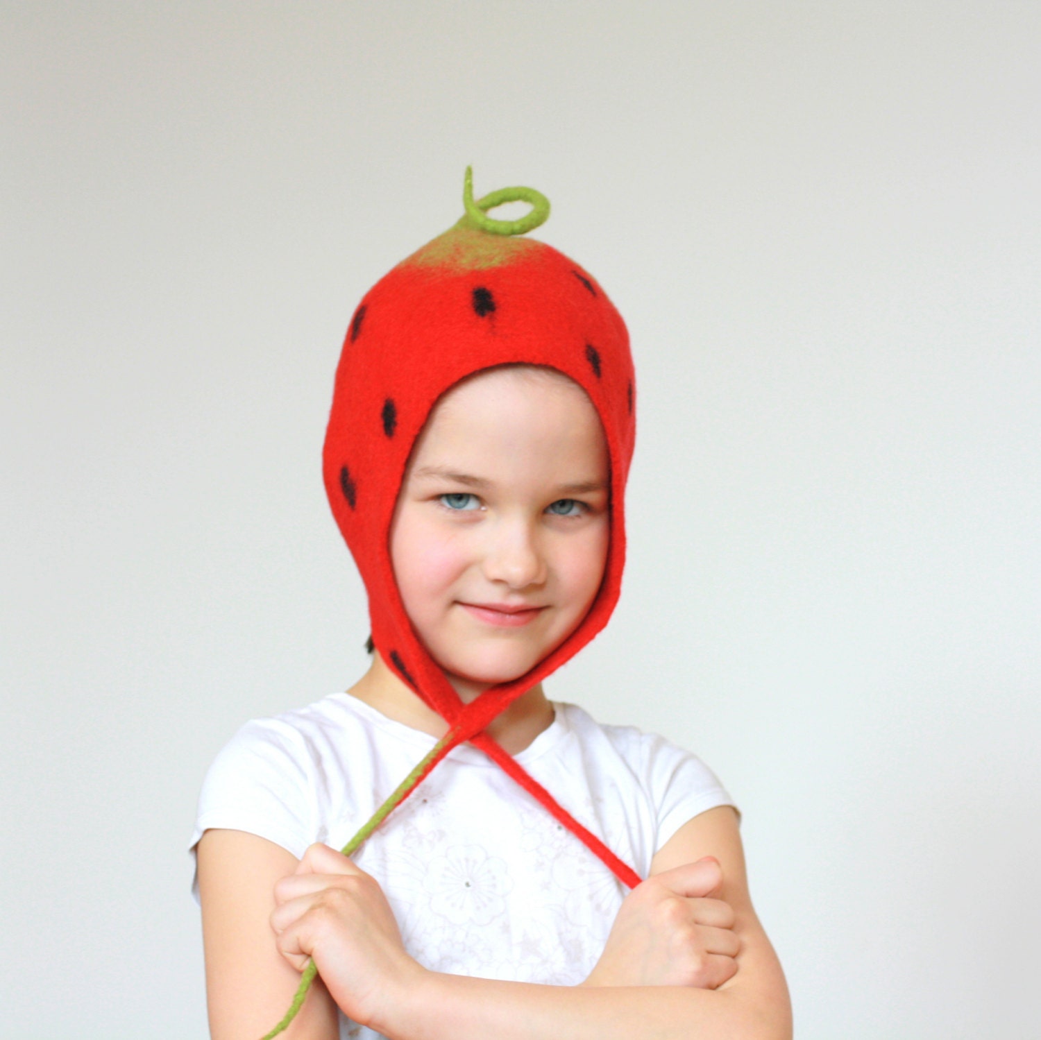 Strawberry hat - kid hat - felted wool baby children hat - red green hat